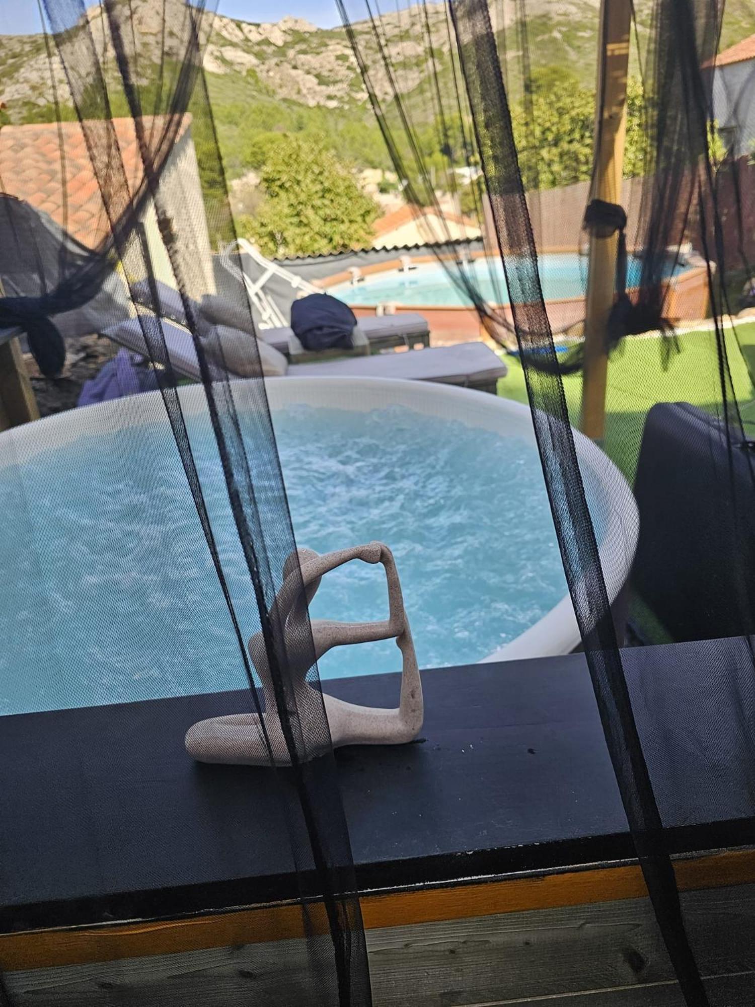 Le Nid Des Calanques Et Son Jacuzzi Apartment Marseille Luaran gambar